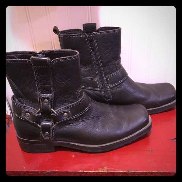 gbx black boots